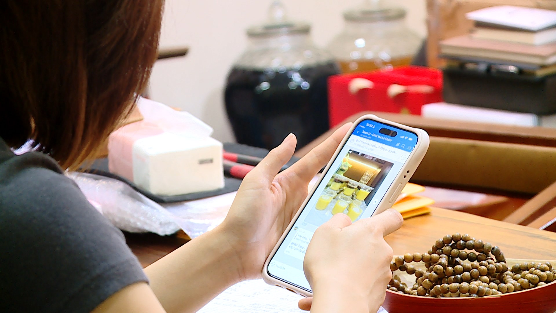 Cảnh giác với bẫy 'việc nhẹ lương cao'
