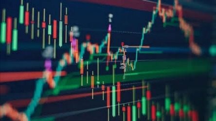 VN-Index vẫn giảm nhẹ dù nhóm cổ phiếu Vin nỗ lực kéo chỉ số
