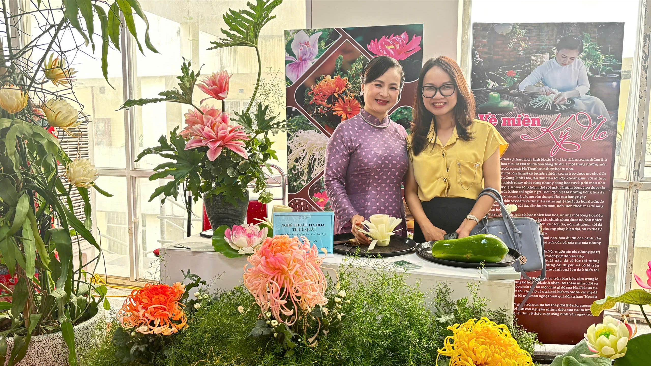 Thổi hồn hiện đại vào nét hoa chẻ cánh cổ truyền