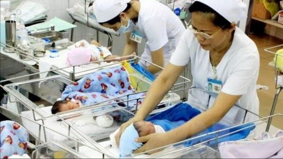 Những hệ lụy của sinh con muộn