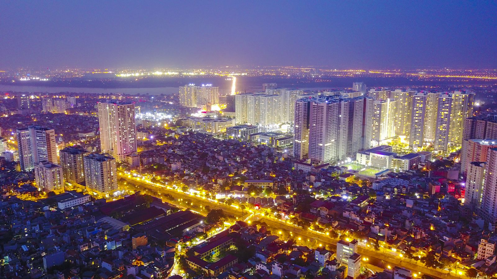 Phía Tây Hà Nội lung linh trong đêm