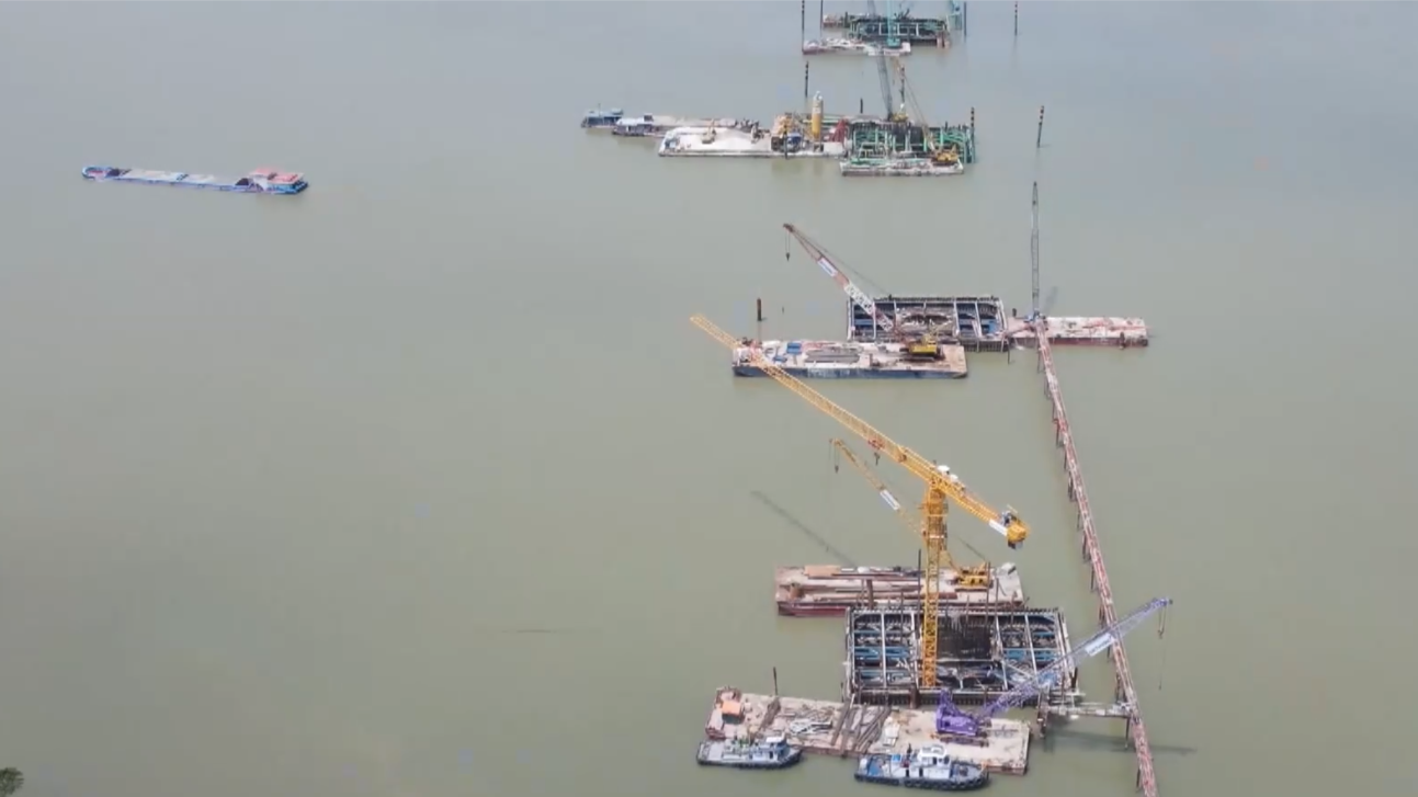 Chậm nhất 30/7 hoàn thành GPMB các cầu vượt sông Hồng