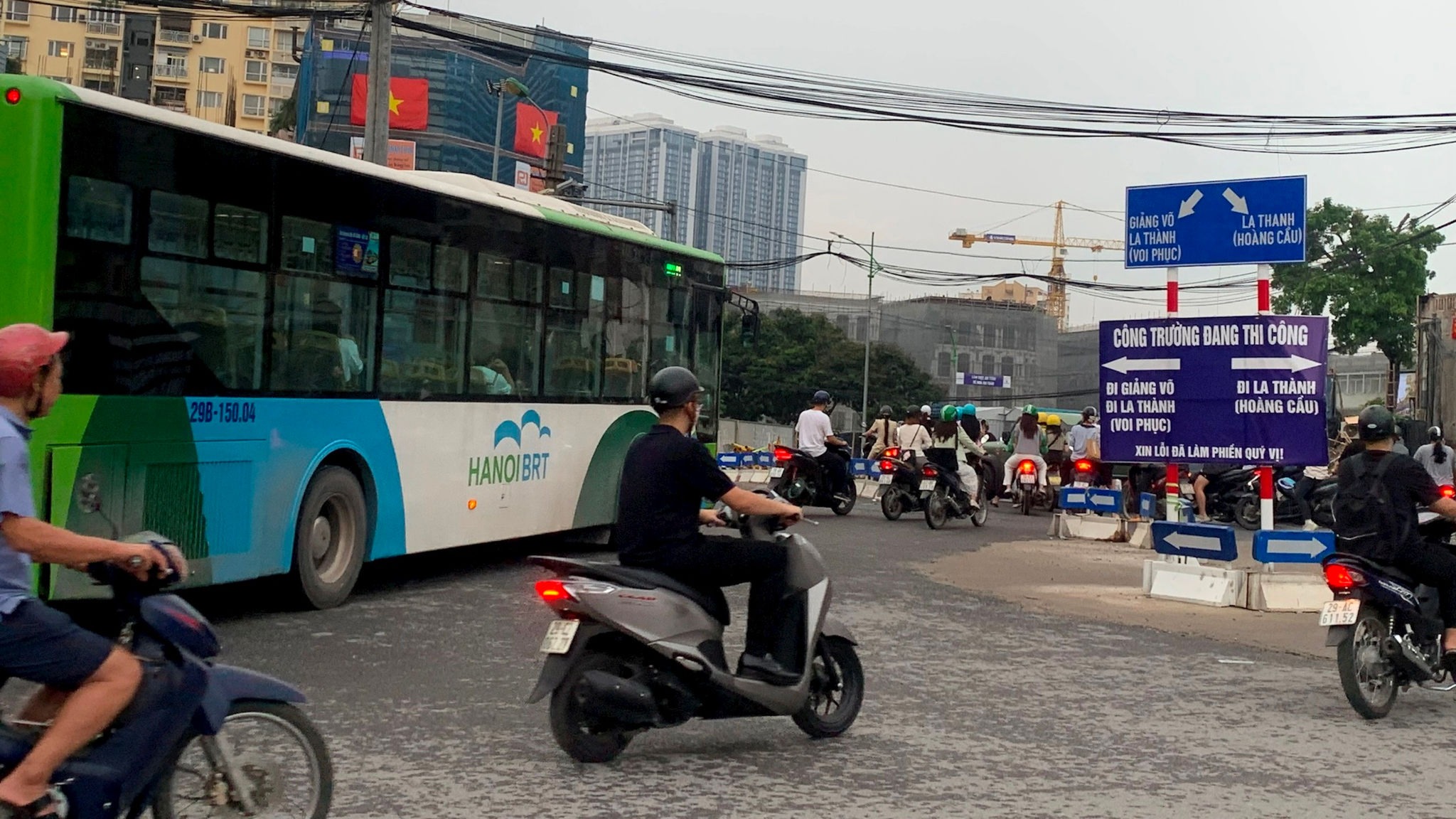 Điều chỉnh giao thông đường La Thành phục vụ thi công Vành đai 1