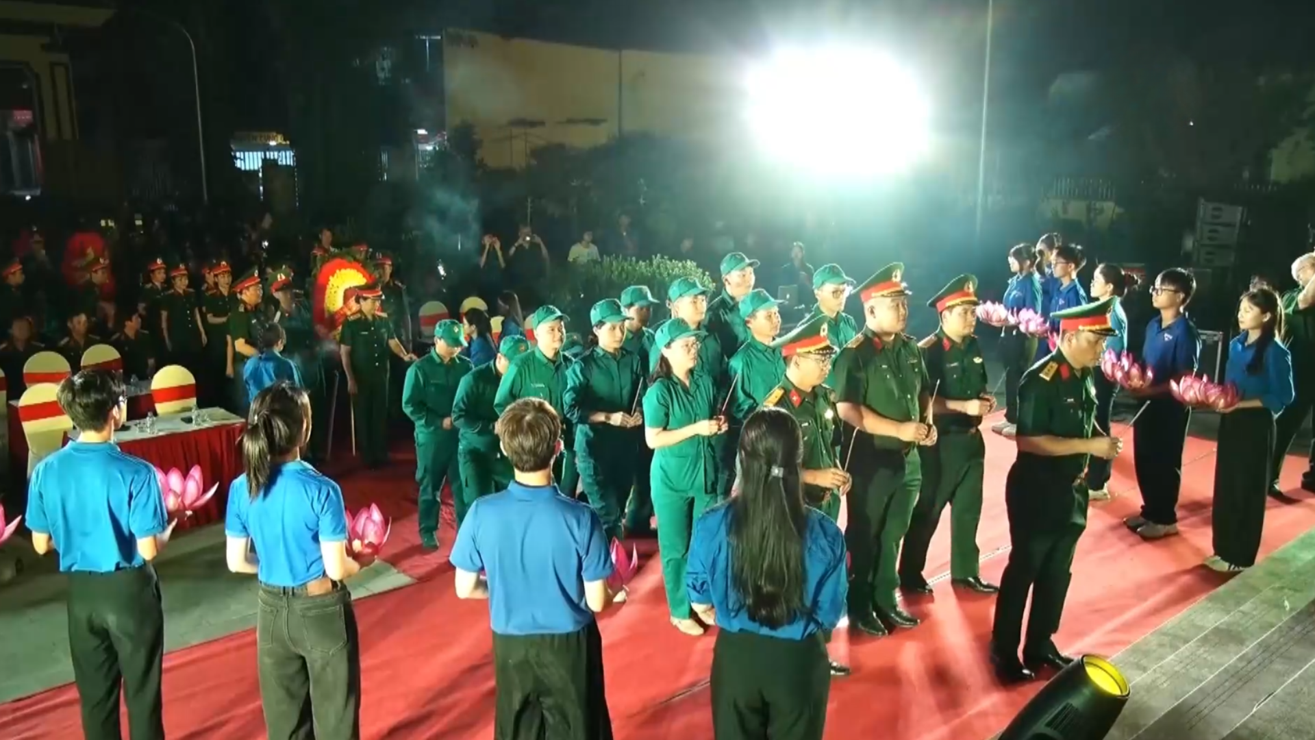 Phường Xuân Đỉnh: Thắp sáng truyền thống từ những ngọn nến tri ân