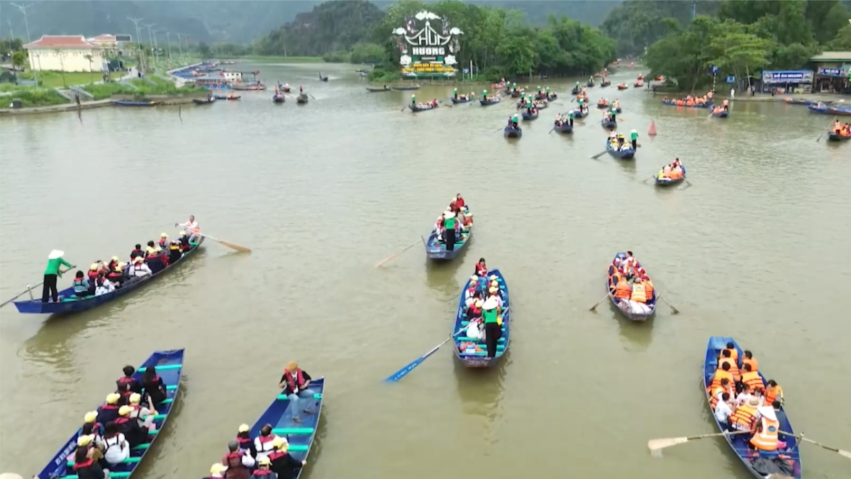 Trả lại cảnh quan thiên nhiên vốn có cho Chùa Hương