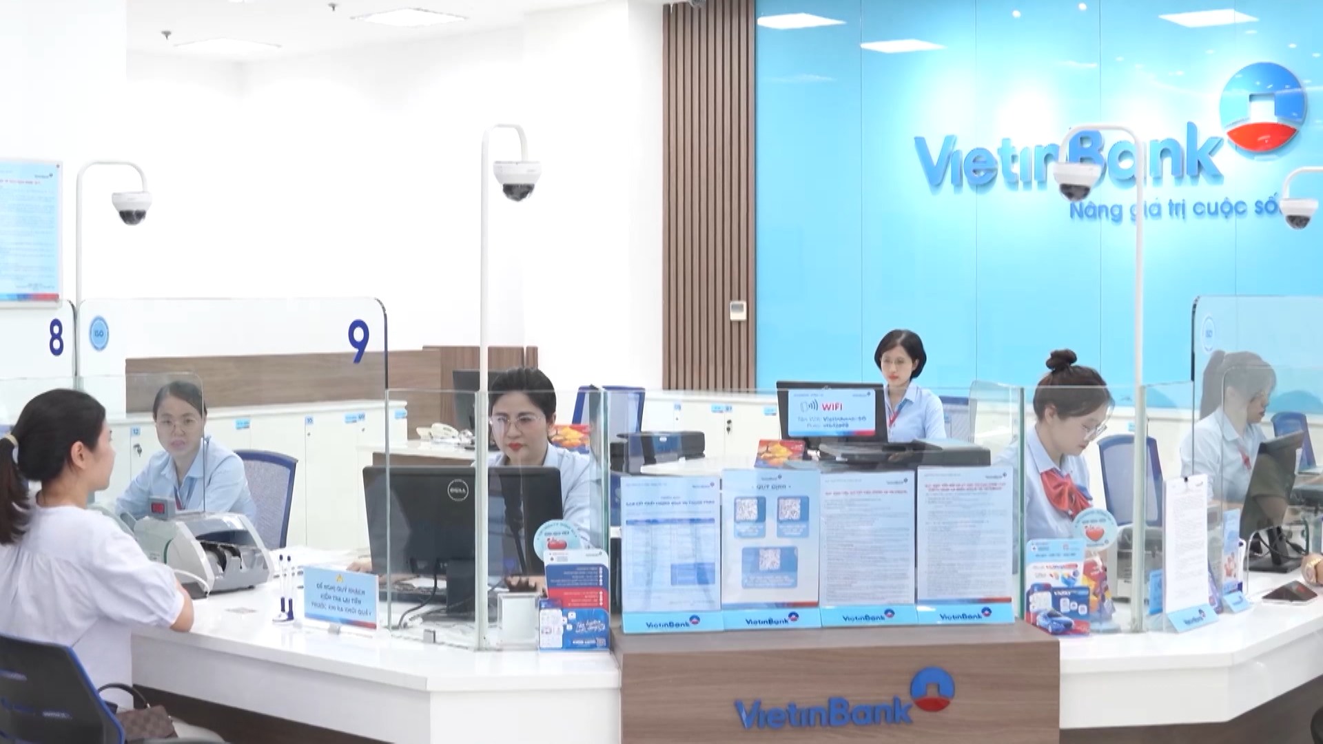 Chờ tối thiểu 24 giờ đối với một số giao dịch chuyển tiền