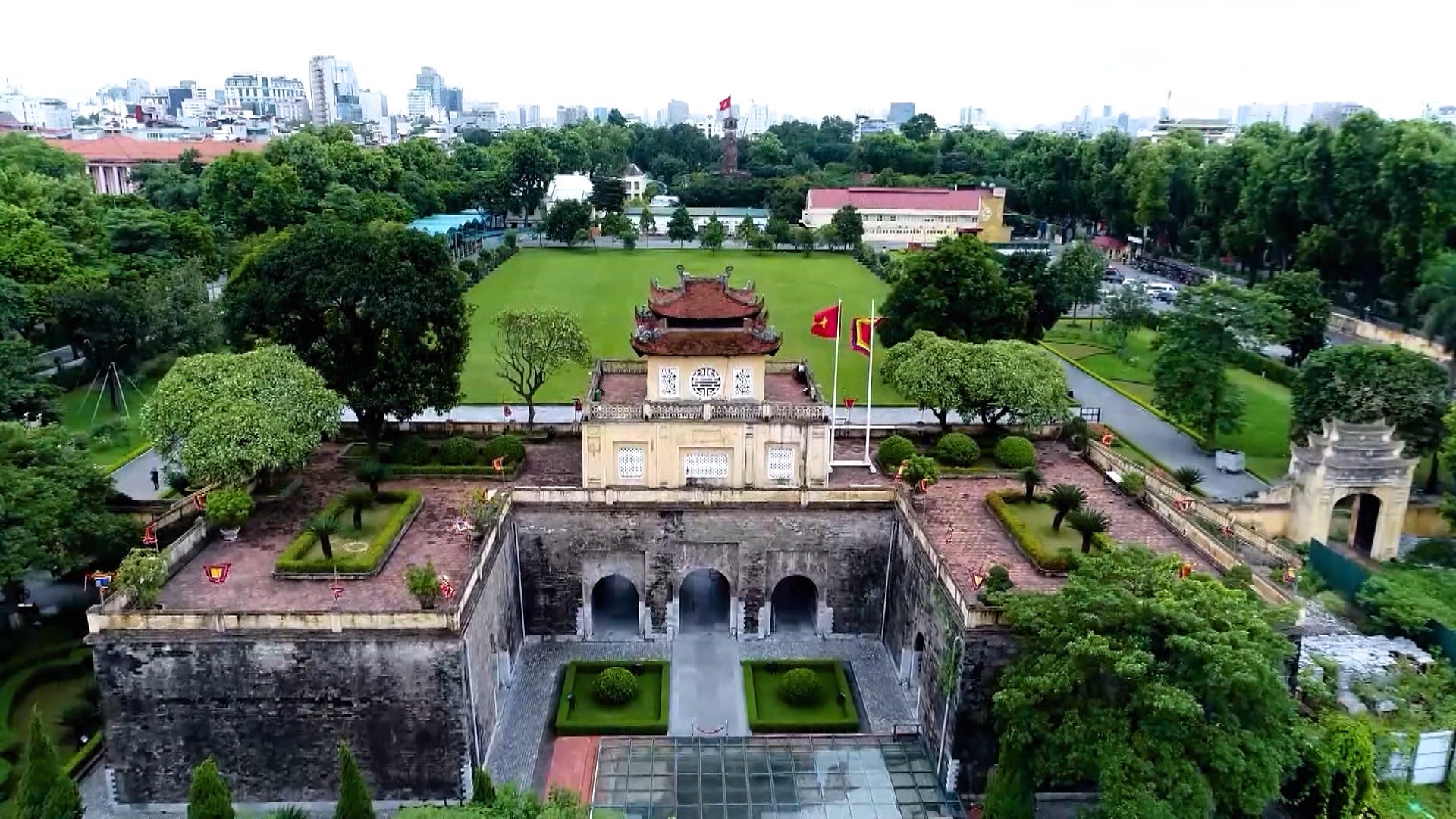 Thông qua tầm nhìn tôn tạo trục trung tâm Hoàng thành Thăng Long