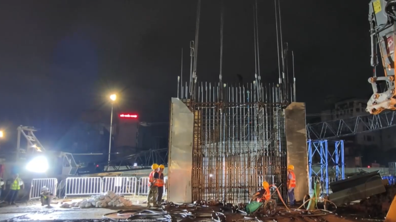 Thi công tường vây ga ngầm đầu tiên tuyến metro số 5