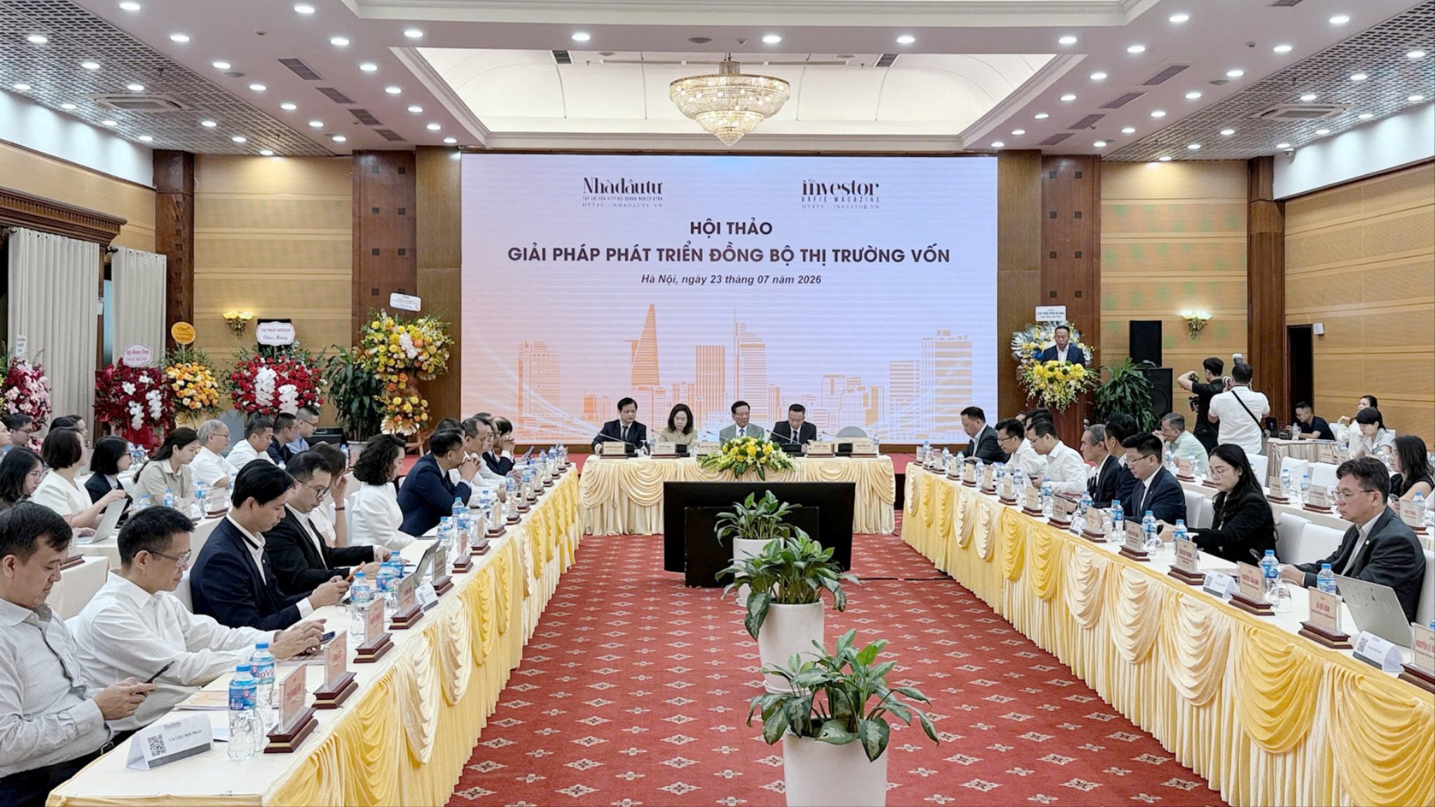 Đa dạng kênh huy động vốn để đạt tăng trưởng hai con số