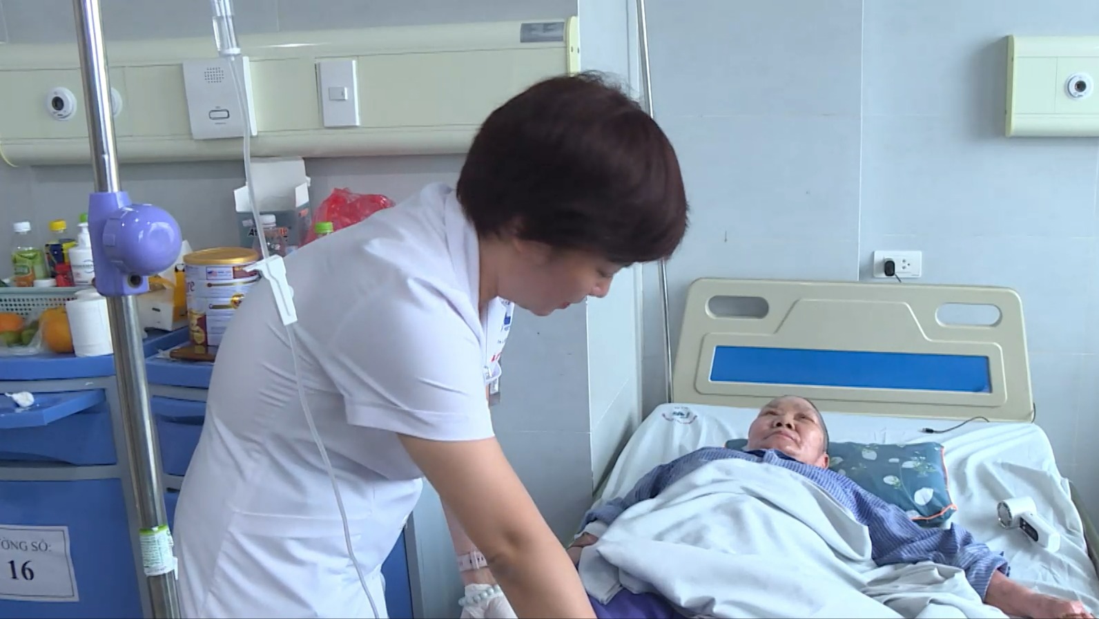 Biến chứng nguy hiểm từ thói quen tự mua thuốc điều trị | Sức khỏe cộng đồng | 25/07/2026