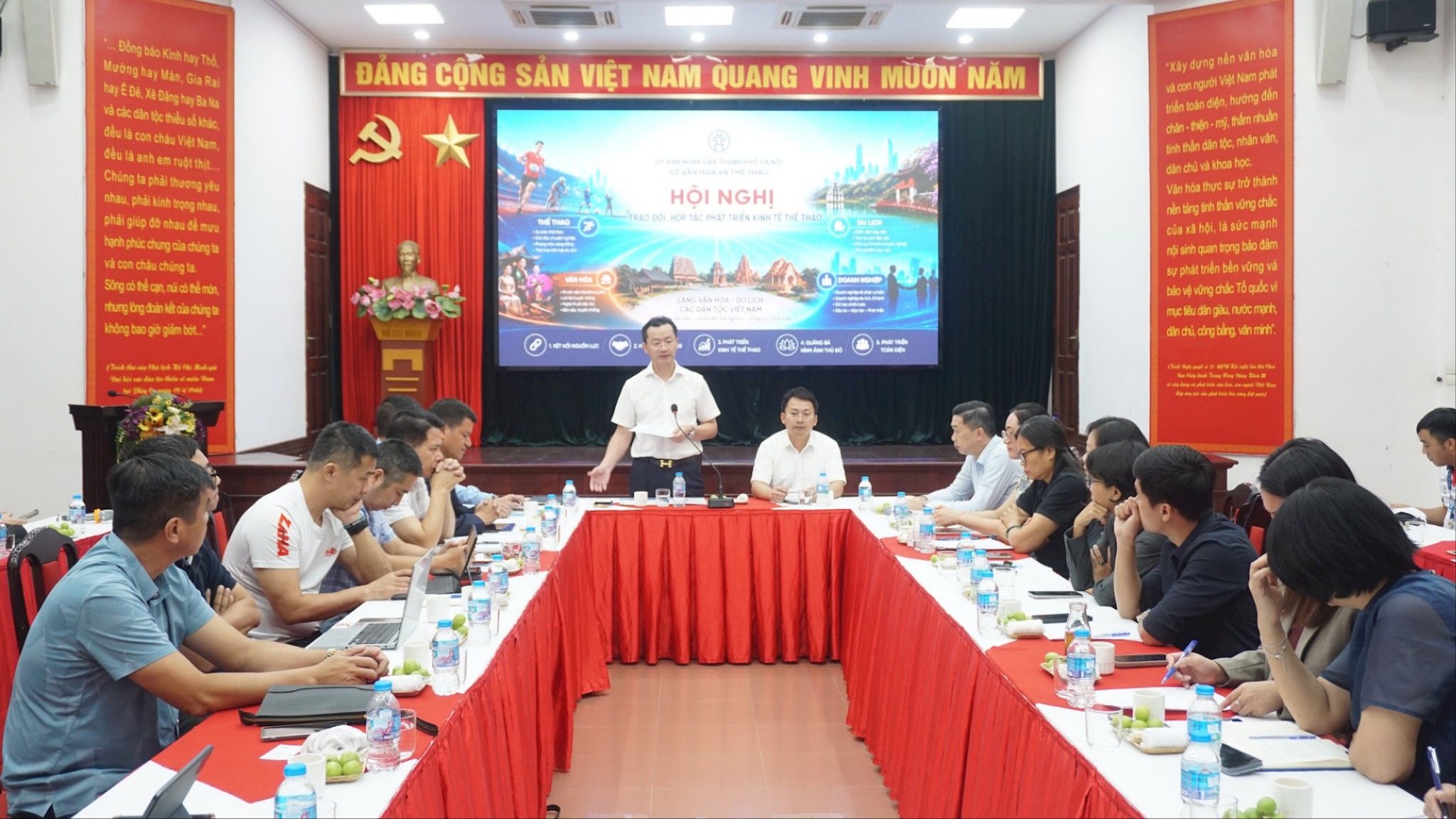 Hà Nội thúc đẩy hợp tác phát triển kinh tế thể thao