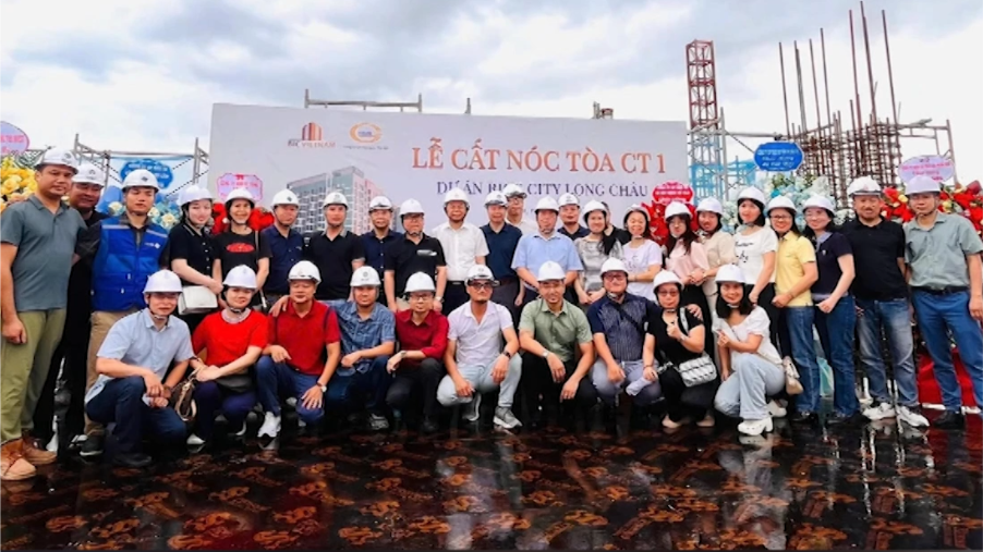 Rice City Long Châu cất nóc tòa nhà ở xã hội đầu tiên