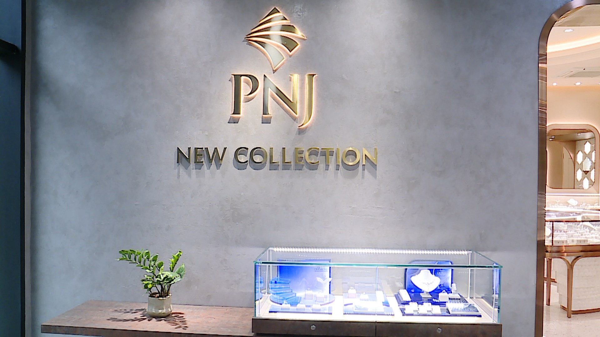 Ngân hàng đang cho PNJ, SJC vay hơn 2.900 tỷ đồng