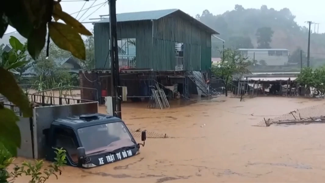 Ứng trực 24/24h, bảo đảm giao thông trong mùa mưa