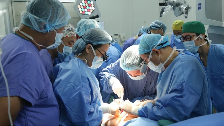Việt Nam ghép dương vật thành công từ người chết não