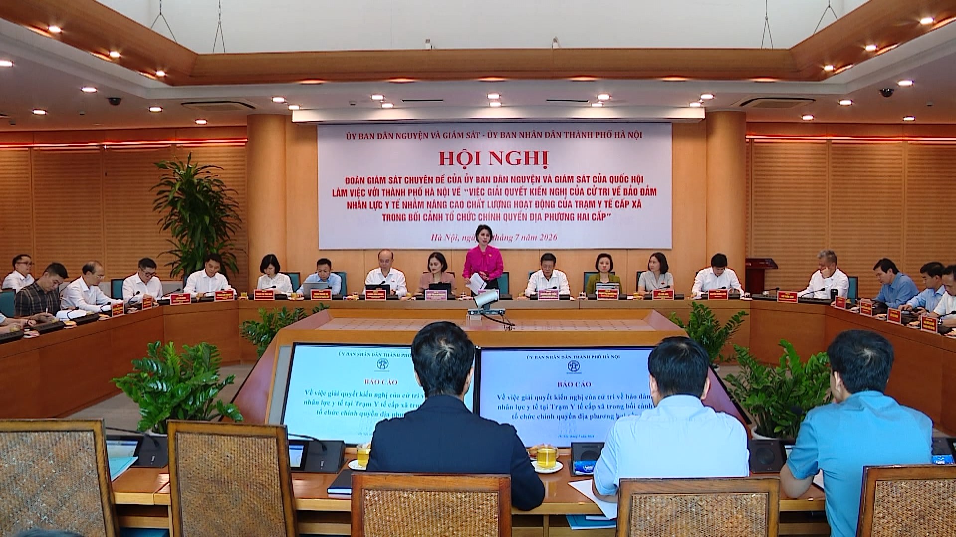 Xây dựng hệ thống y tế hiện đại, lấy người dân làm trung tâm 