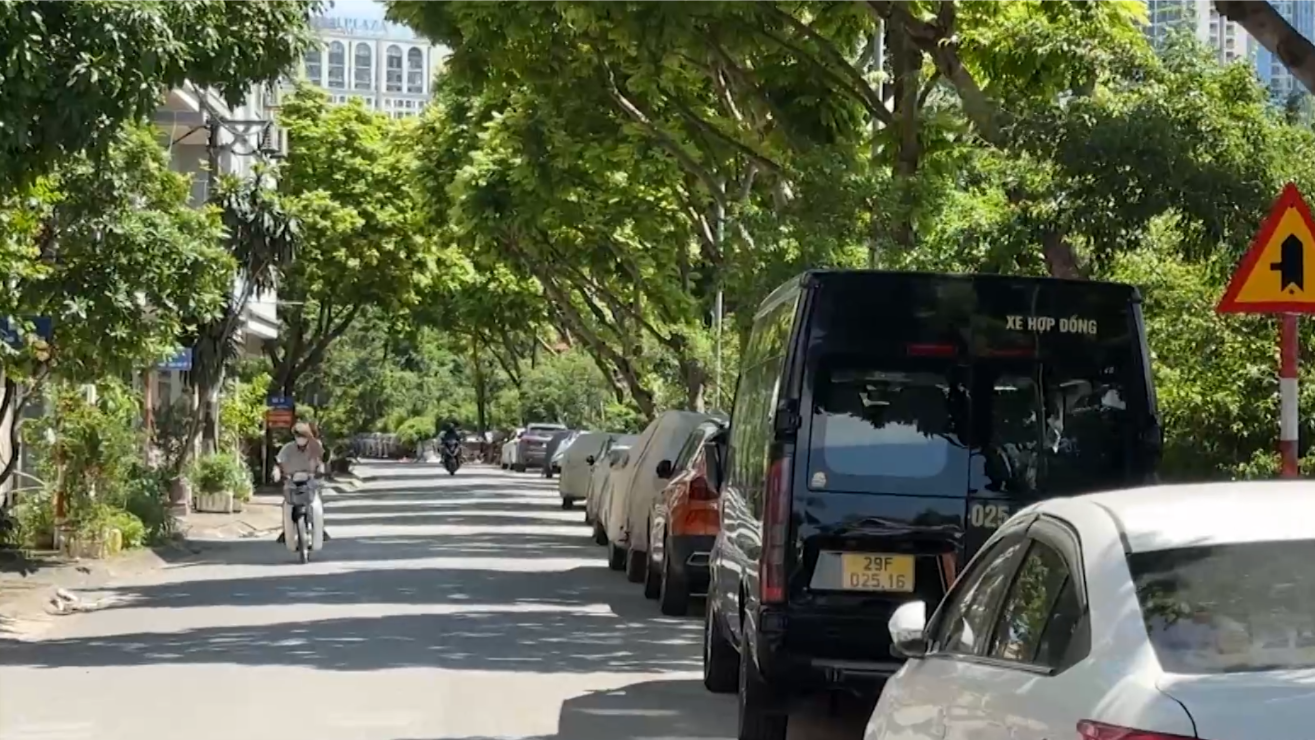Phường Hà Đông xử lý vi phạm dừng, đỗ trên phố Ngô Thì Sỹ