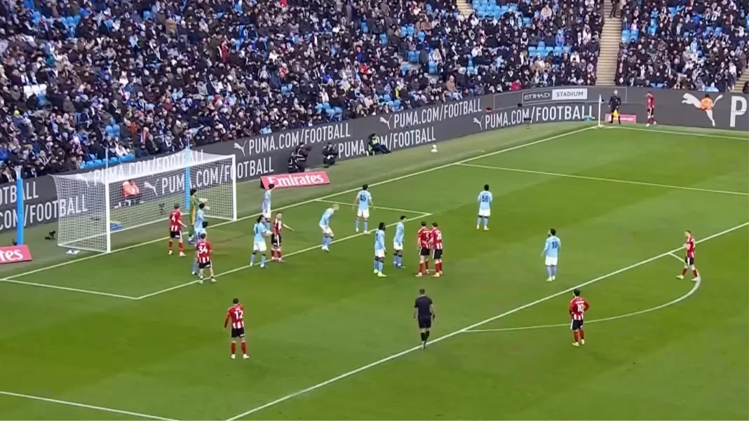 Thủ môn dự bị Man City tạo kỷ lục chuyển nhượng