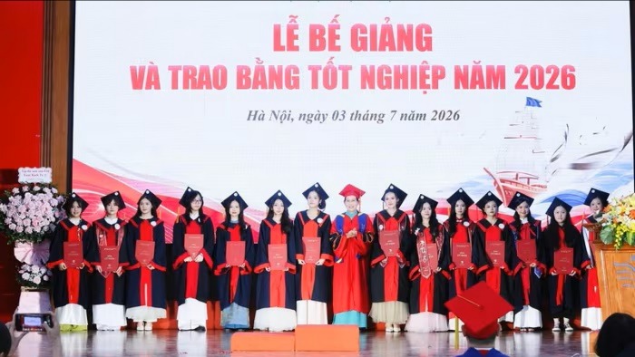 Học viện Phụ nữ Việt Nam trao bằng tốt nghiệp cho 718 cử nhân