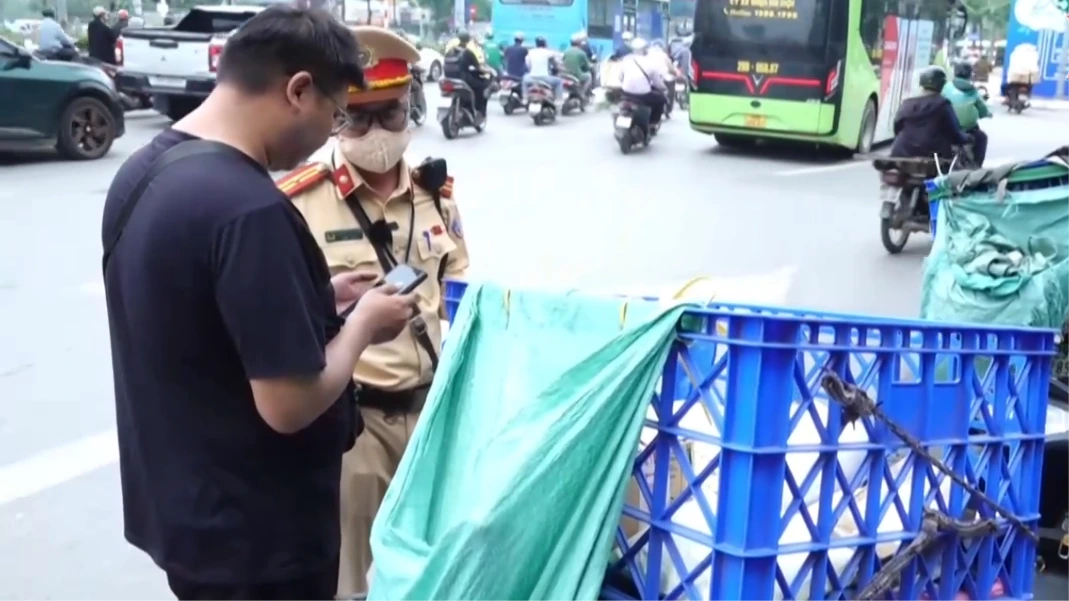 Hà Nội: Xử lý nghiêm hành vi tiềm ẩn TNGT trên đường