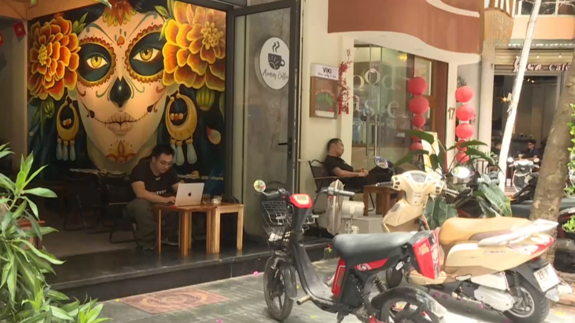 Tiểu thương thích ứng với kinh doanh không vỉa hè
