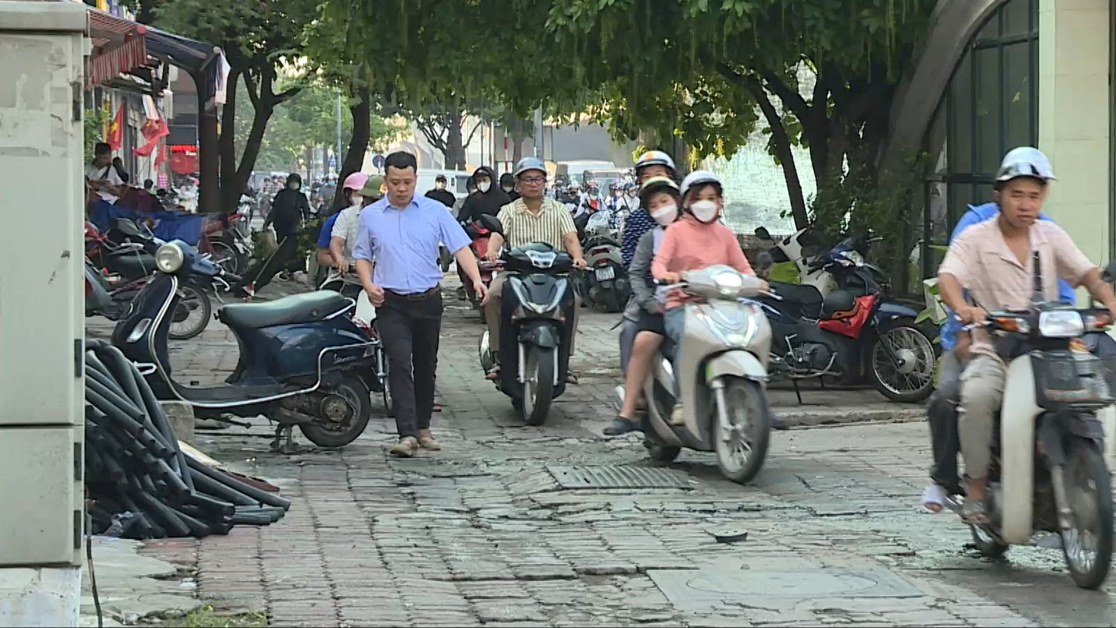 Hình ảnh không đẹp trong giờ cao điểm