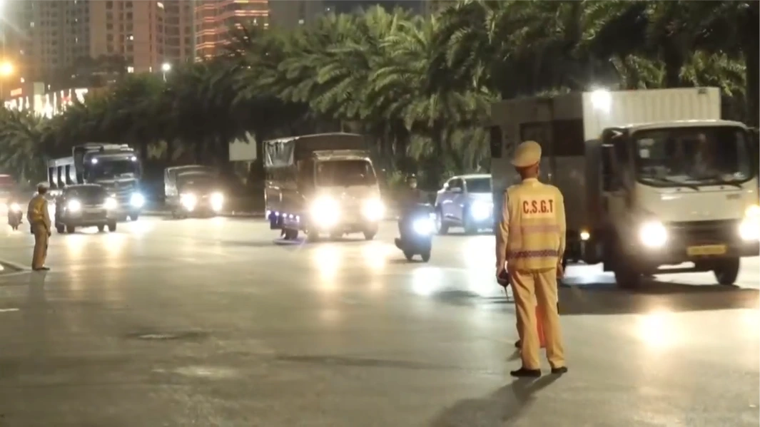 CSGT Hà Nội kiểm soát chặt hoạt động vận tải hành khách