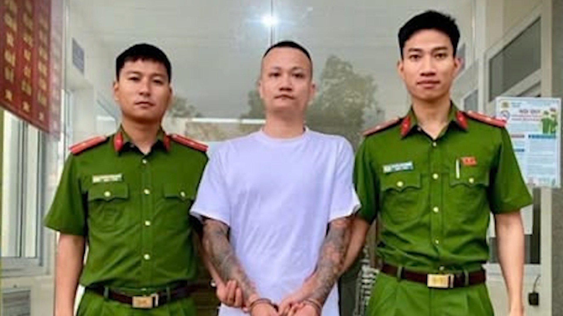 Công an xã Kim Anh vận động đối tượng truy nã ra đầu thú