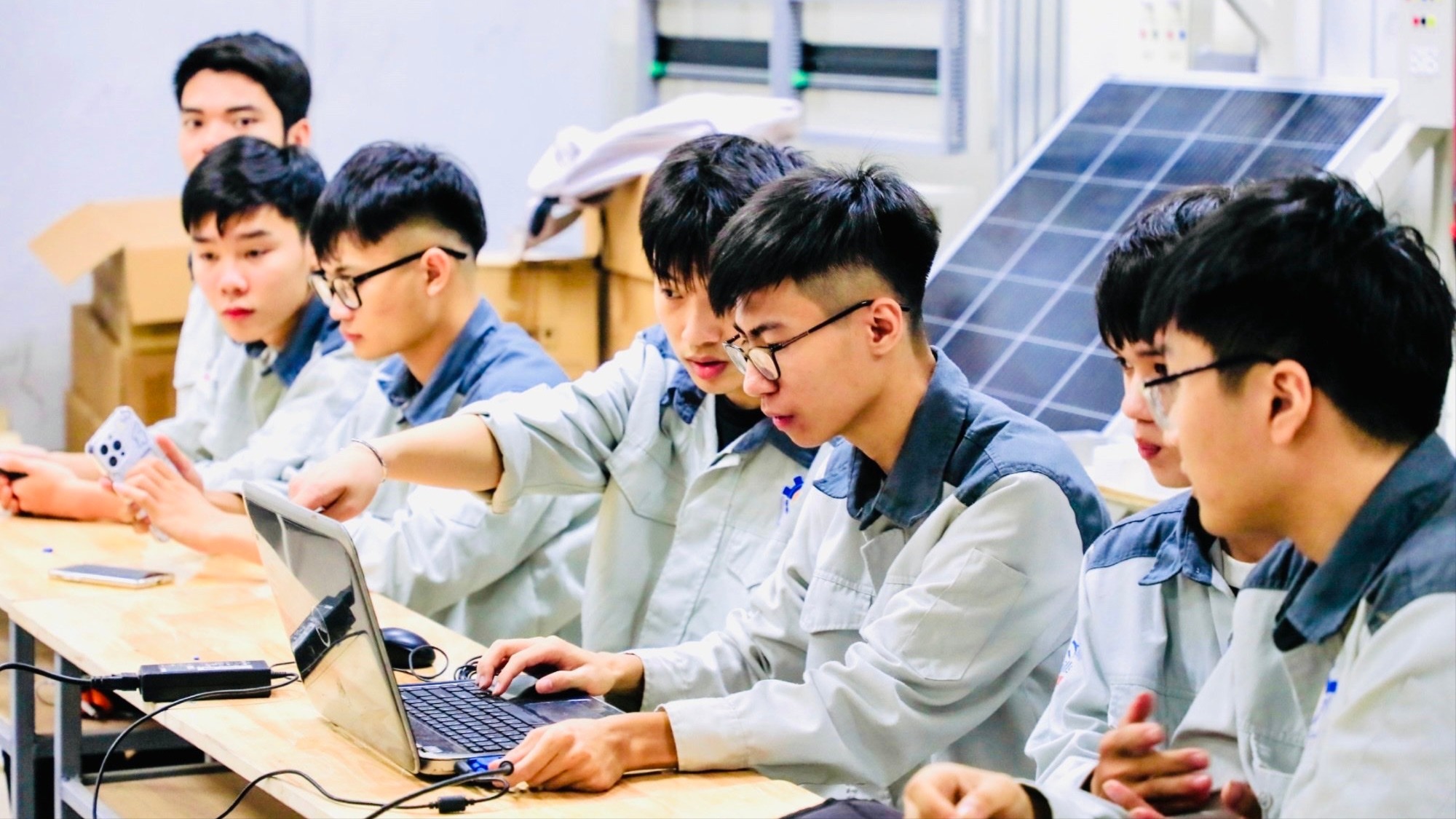 Người trẻ chọn gì cho tương lai?