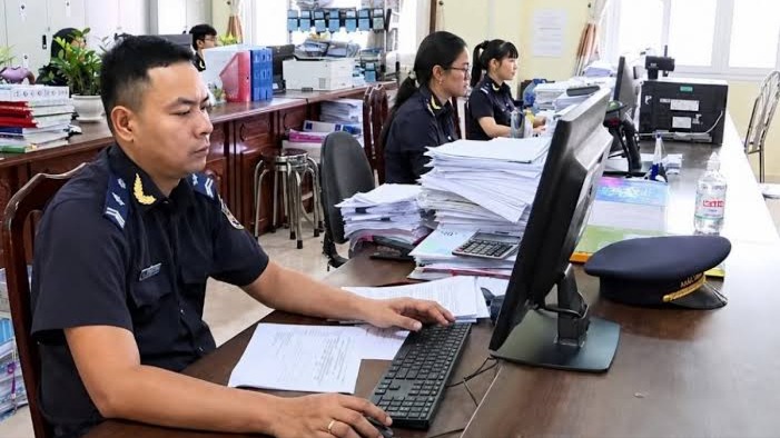 Bãi bỏ 7 thủ tục hải quan về hàng miễn thuế