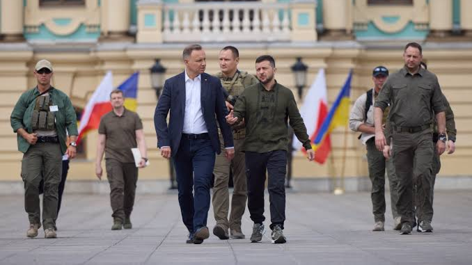 Ukraine đề xuất hạ nhiệt căng thẳng với Ba Lan