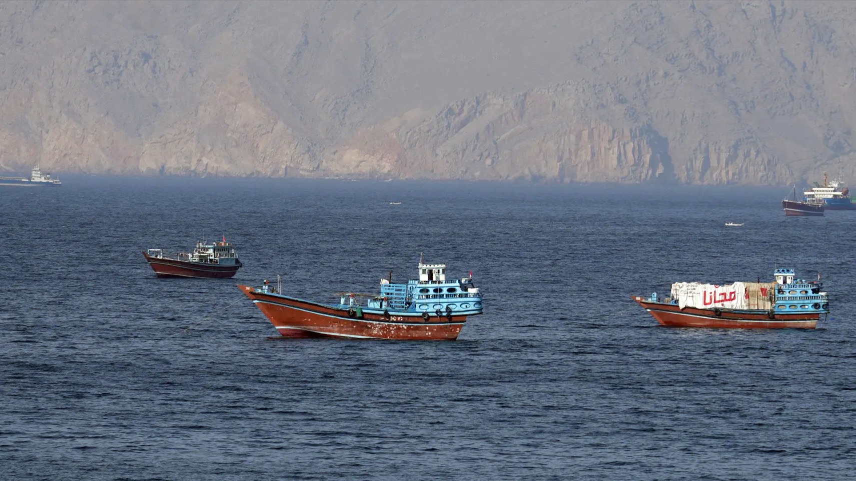 Iran có kế hoạch thu phí dịch vụ qua eo biển Hormuz