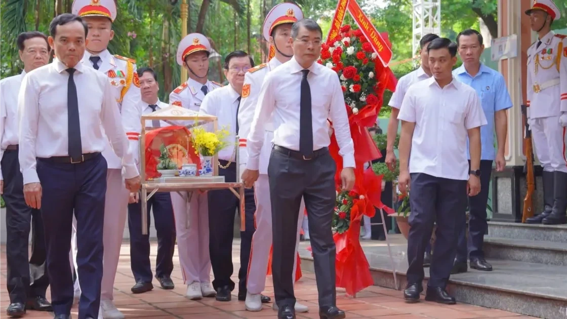 Tìm kiếm hài cốt liệt sĩ bằng nghĩa tình và trách nhiệm