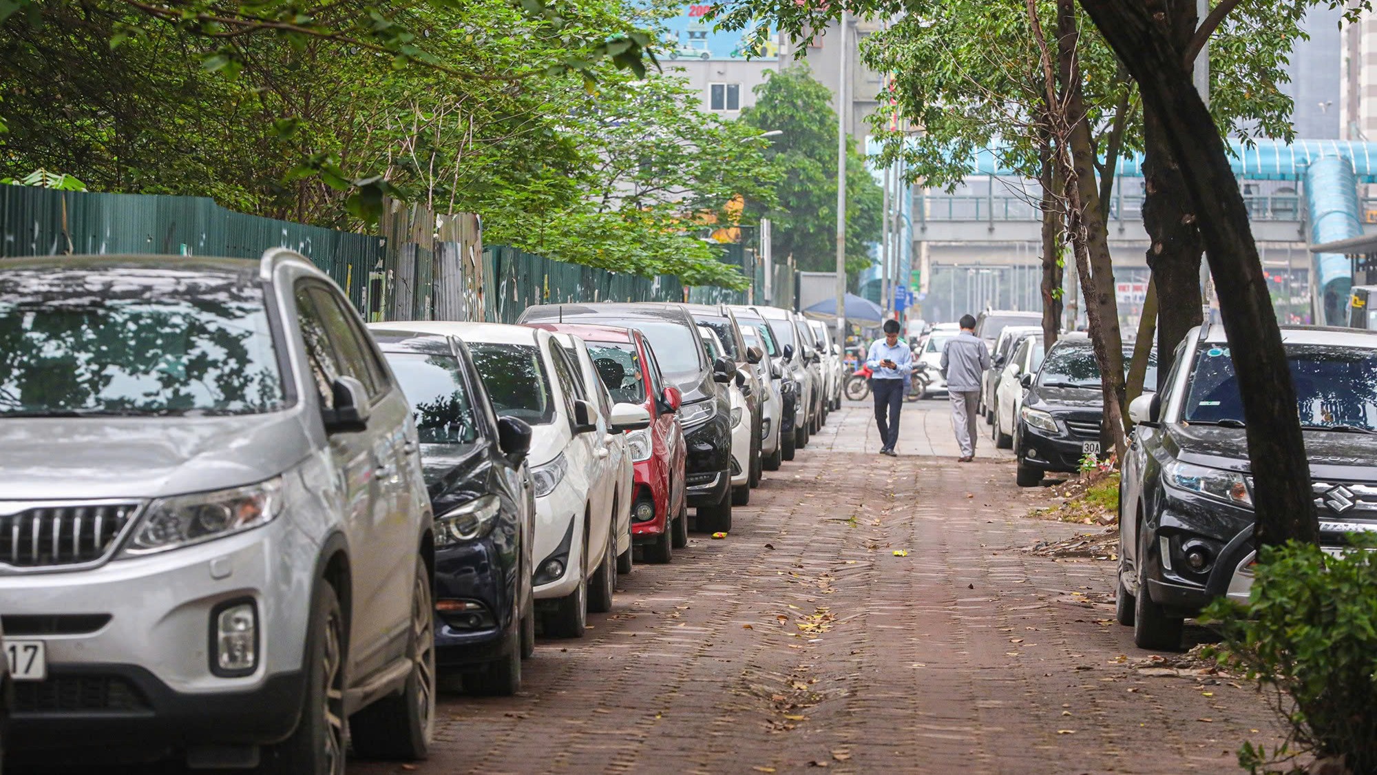 Thiếu bãi đỗ xe: Bài toán nan giải của Thủ đô