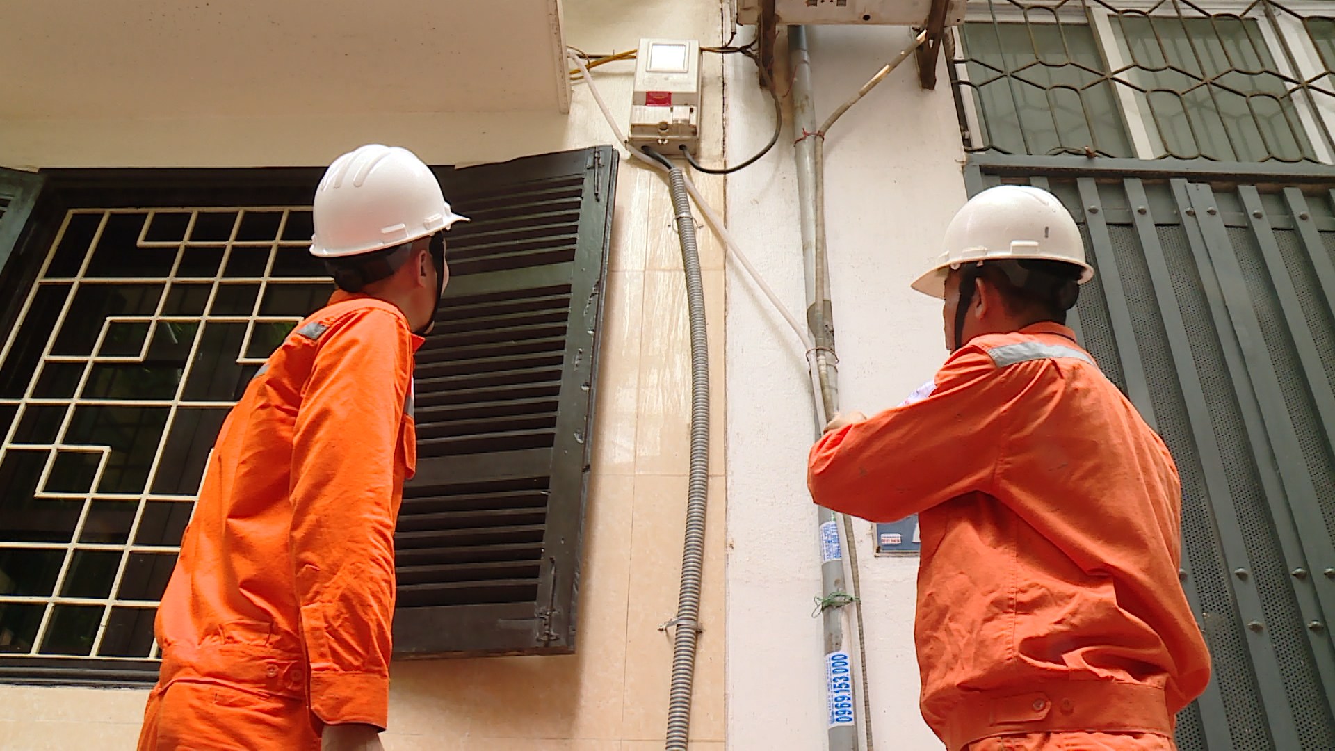Cơ bản hoàn thành hạ ngầm lưới điện 3 phường kiểu mẫu