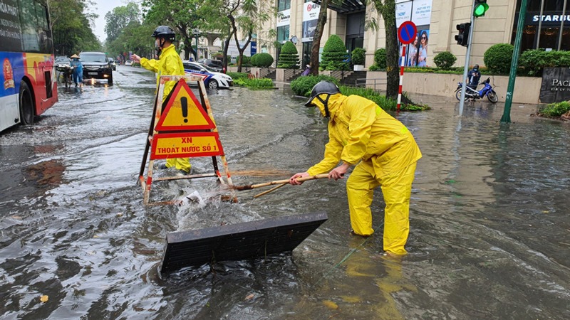 Hà Nội đề ra phương án ứng phó 141 điểm ngập do mưa cực đoan