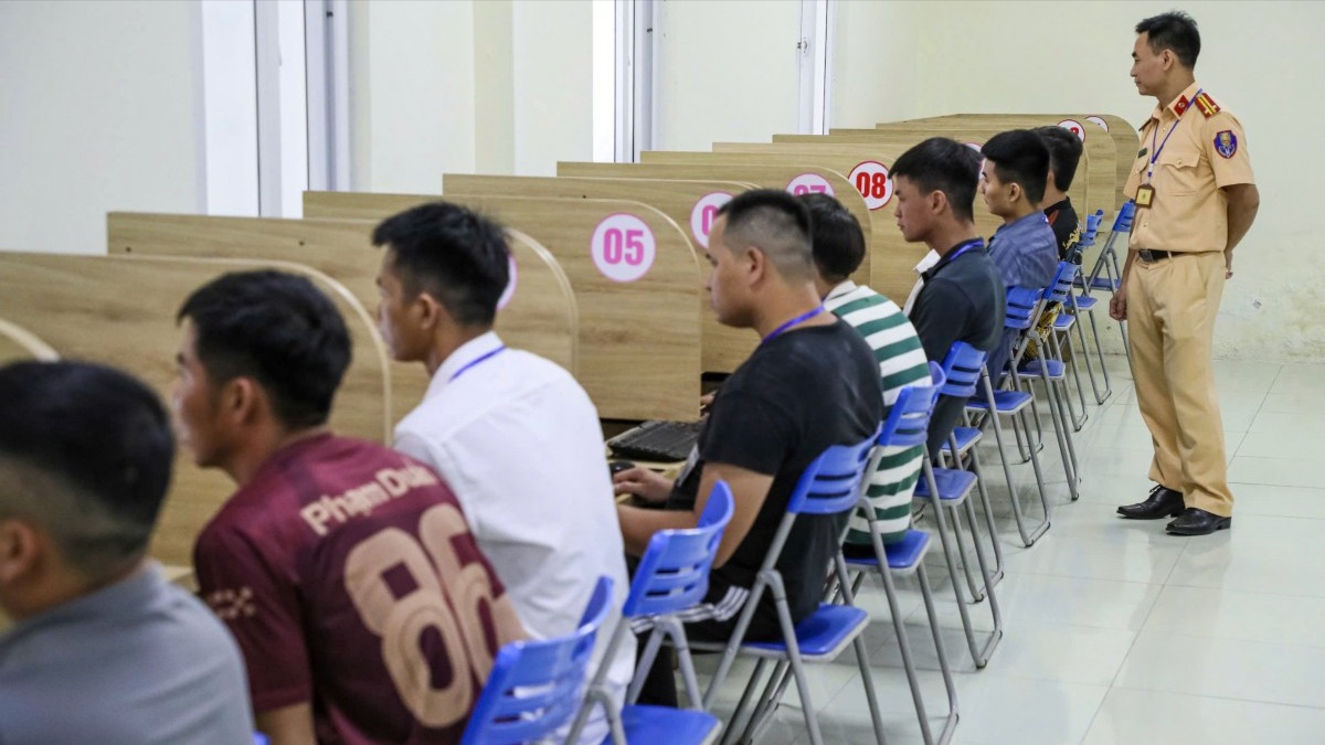 Giấy phép lái xe ô tô quá hạn dưới 30 ngày không phải thi lại lý thuyết
