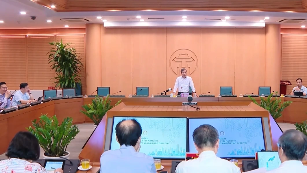 Chủ tịch UBND thành phố Vũ Đại Thắng yêu cầu xác định rõ mô hình tăng trưởng mới của Thủ đô