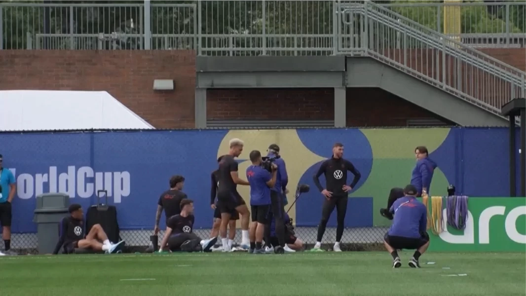 FIFA bị kêu gọi điều tra vụ xóa thẻ đỏ của Balogun