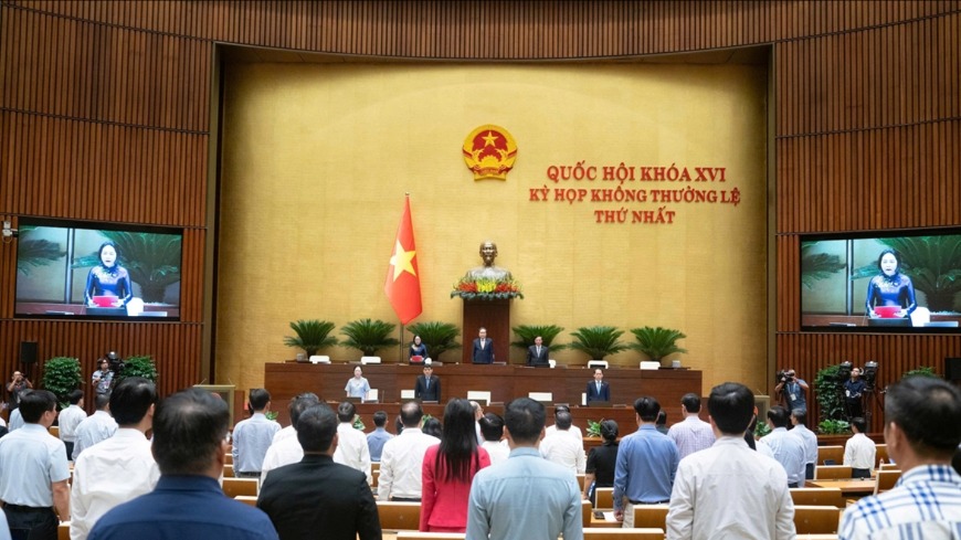Quốc hội Việt Nam dành một phút mặc niệm Chủ tịch Quốc hội Lào