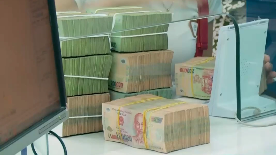 Thêm ngân hàng giảm lãi suất tiền gửi