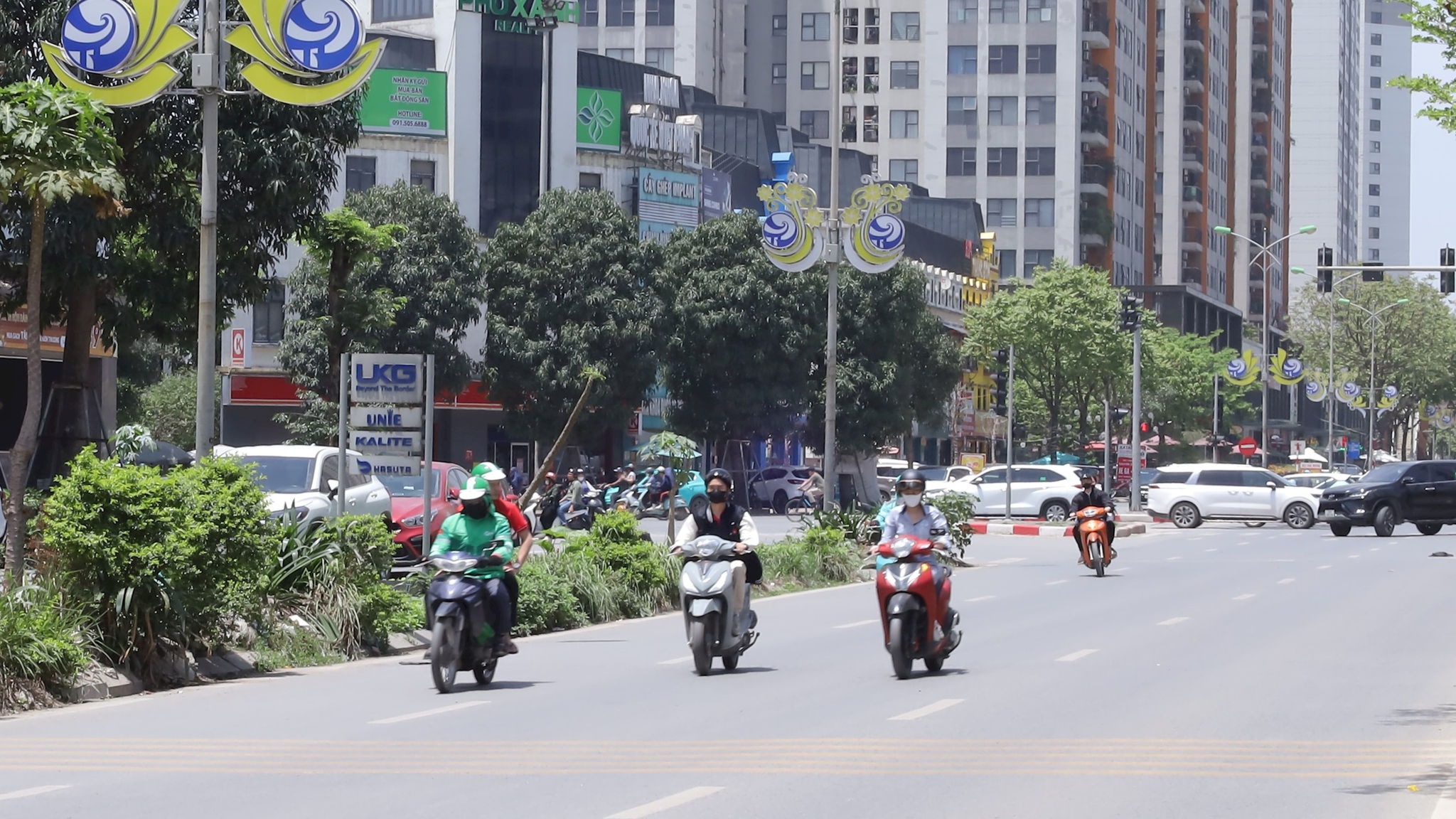 Hà Nội nắng nóng kéo dài trong tuần