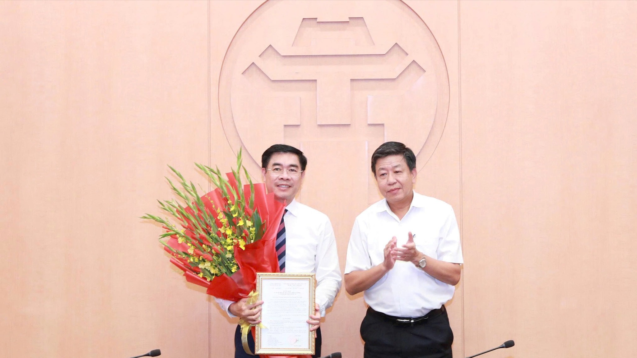 UBND thành phố Hà Nội công bố quyết định bổ nhiệm Phó Chánh Văn phòng