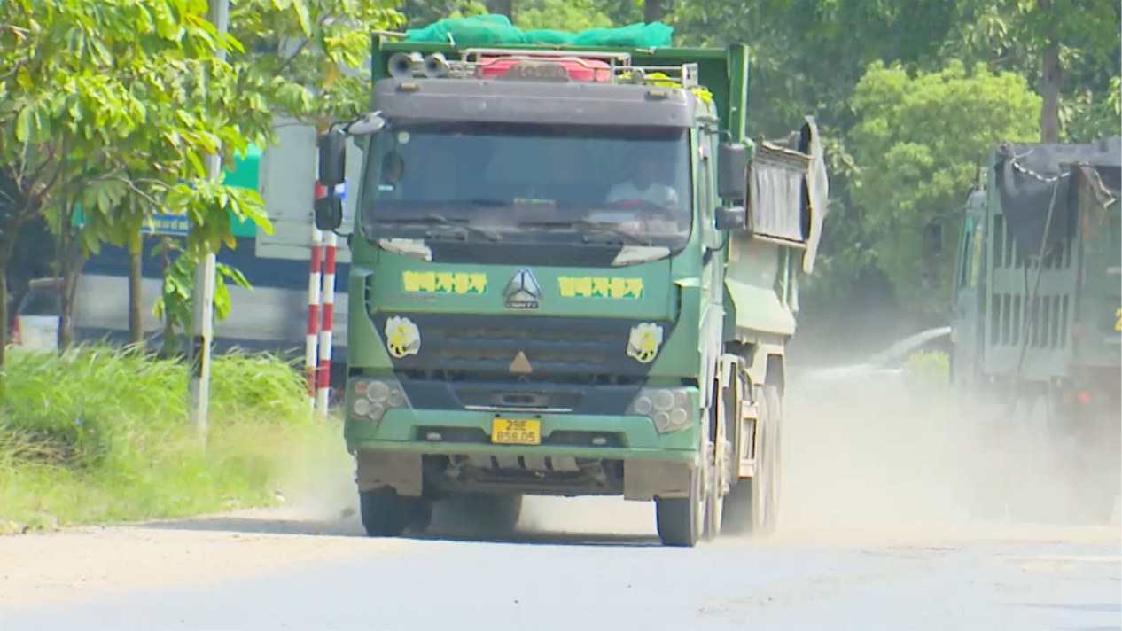 Vi phạm tải trọng gây mất ATGT tại xã Vĩnh Thanh