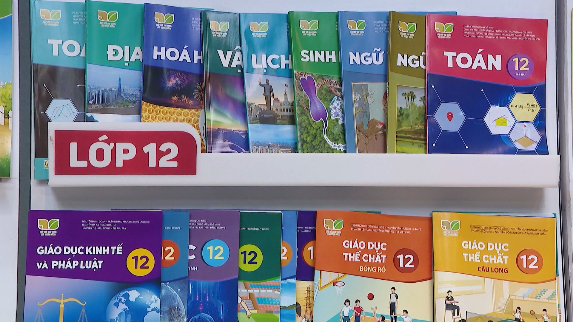 Hà Nội xây dựng lộ trình miễn phí sách giáo khoa