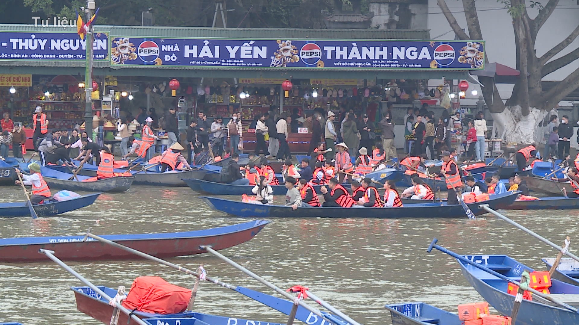 Truy tố nhóm lừa 