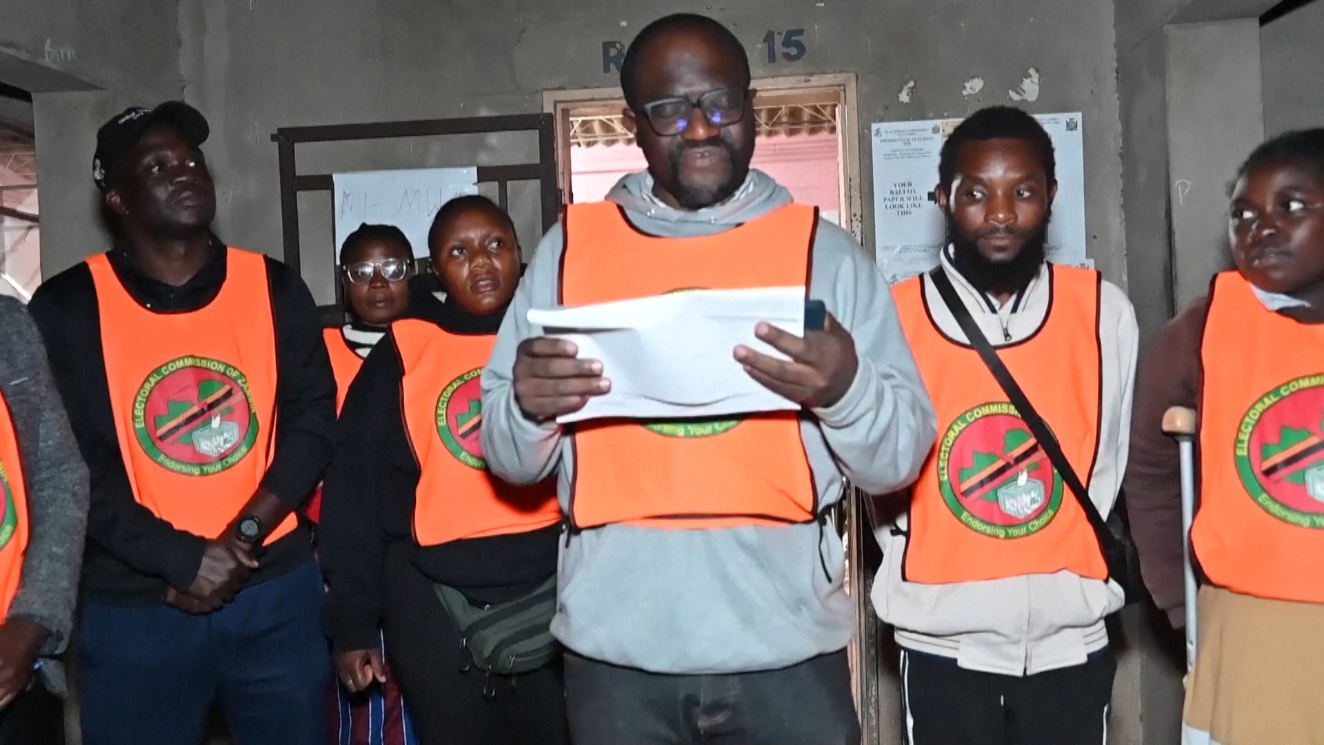 Zambia bắt đầu quá trình kiểm phiếu bầu Tổng thống