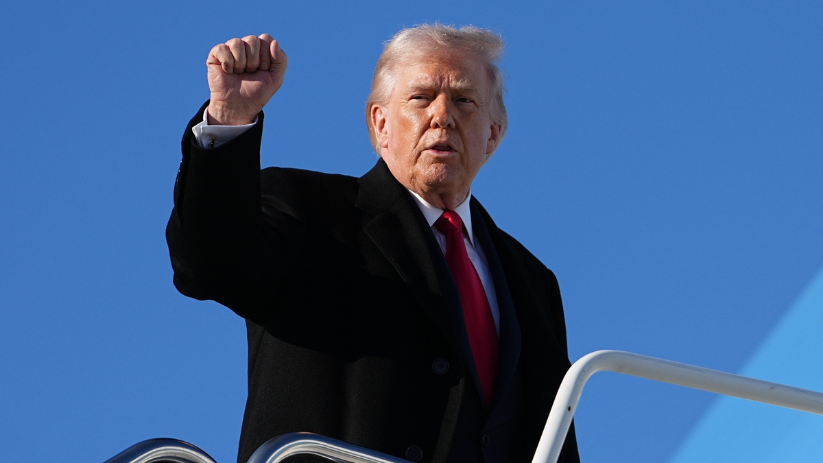 Tổng thống Trump cảnh báo đáp trả Iran ‘mạnh gấp 100 lần'