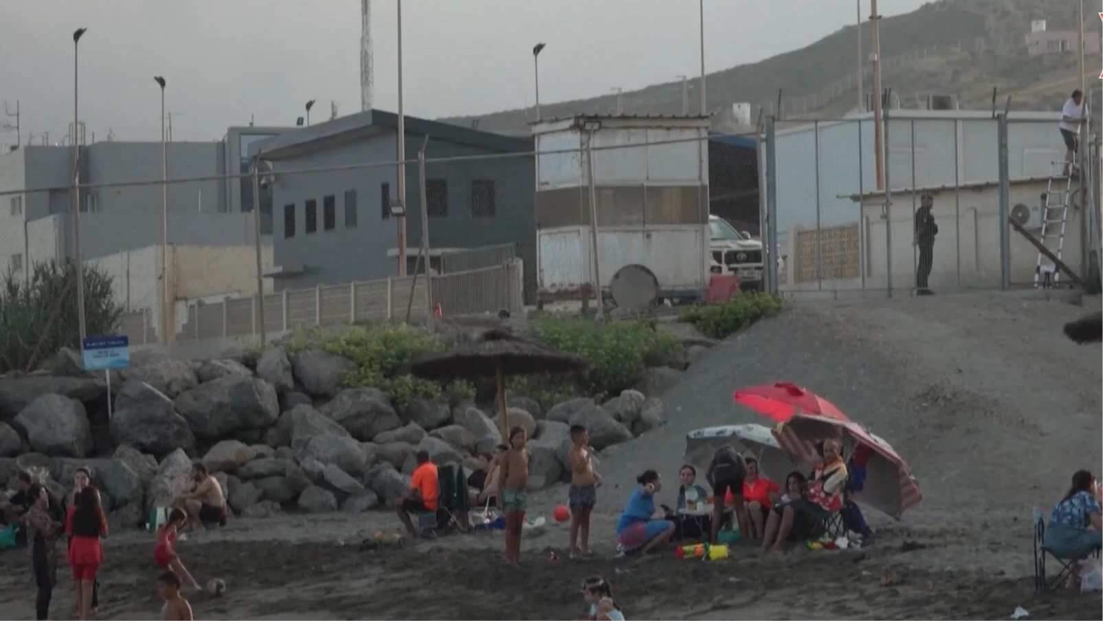 Tây Ban Nha, Ma-rốc lập “lá chắn thép” tại Ceuta