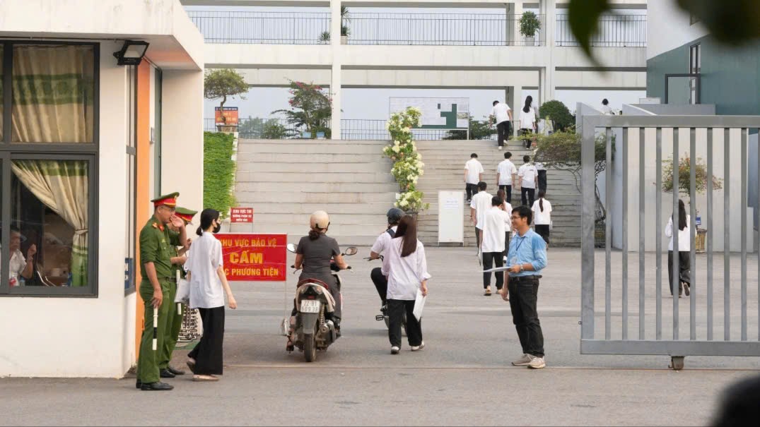 Kỳ thi lại tốt nghiệp THPT tại Tuyên Quang diễn ra an toàn, nghiêm túc